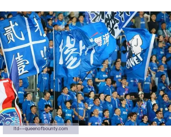 上海申花豪取三连胜跃居中超榜首 展现强势竞争力引发关注 上海申花豪取三连胜跃居中超榜首 展现强势竞争力引发关注